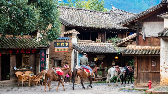 云南小众秘境探索：沙溪古镇、诺邓古村、丙中洛徒步路线全攻略